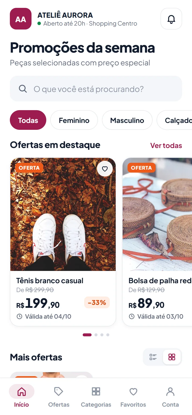 App de uma loja de roupas com fotos grandes de tênis e bolsa em promoção